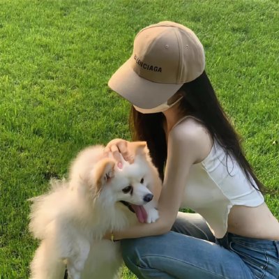 年轻女孩爱过来